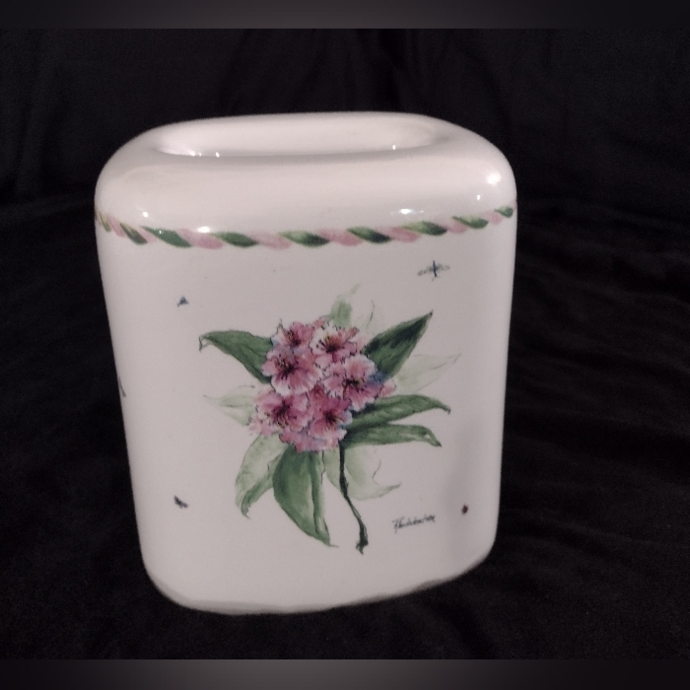 Tissue holder